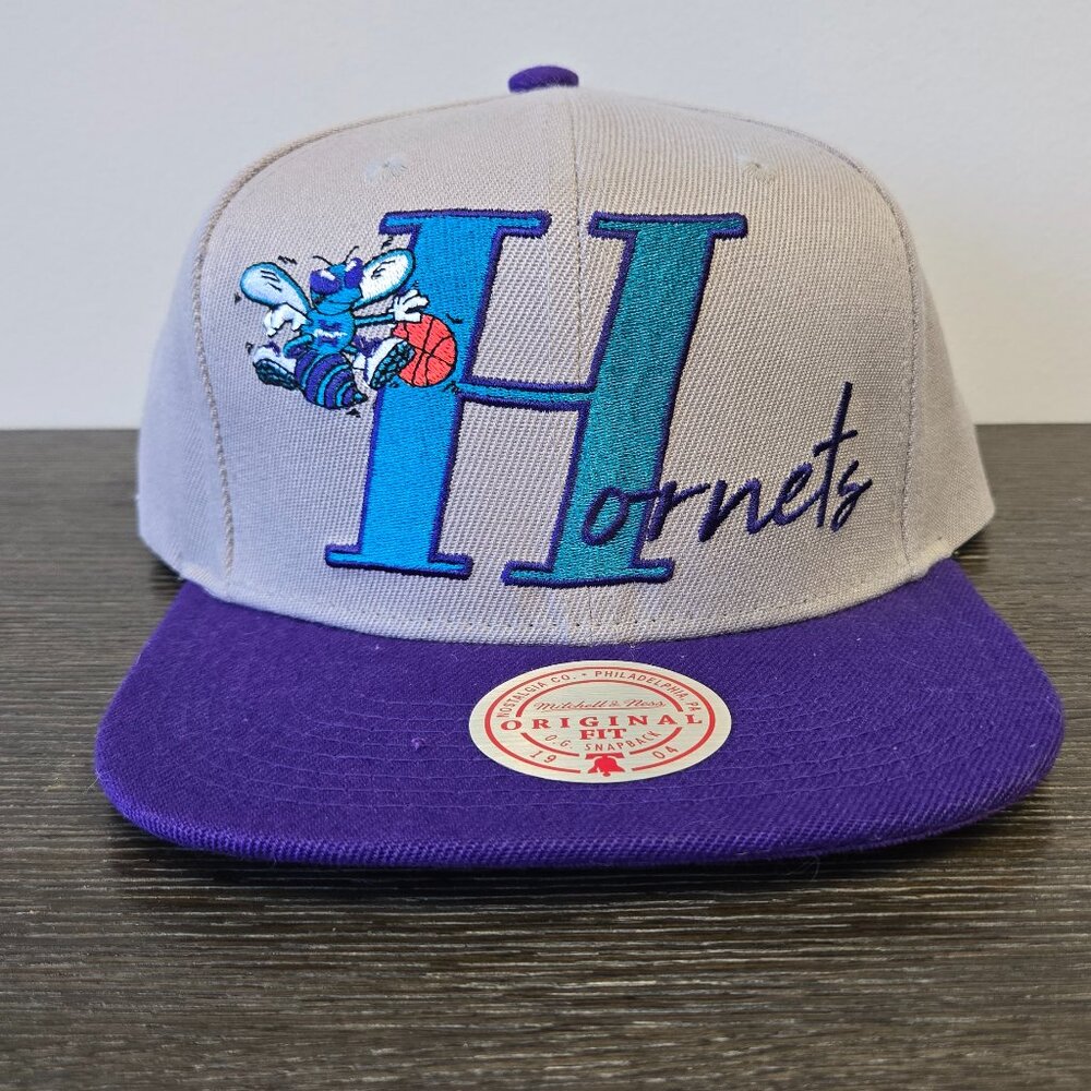 Mitchell & Ness Charlotte Hornets HWC Gray Snapback Hat